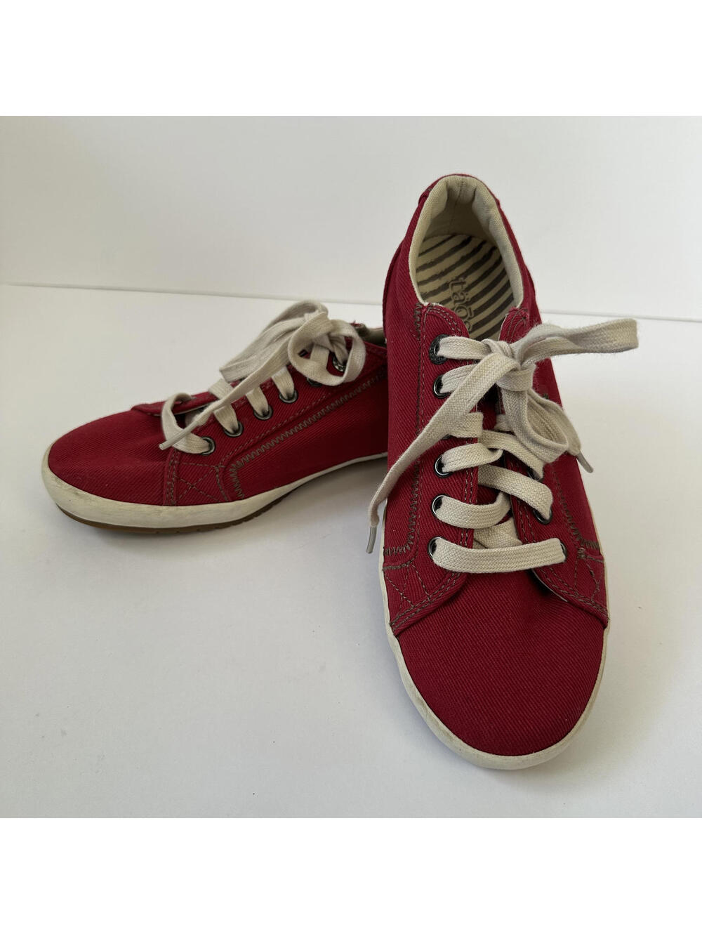 Taos Star Womens 8 Casual Lace Up Shoe Sneaker Ergonomic Footbed Crimson Red